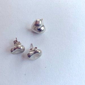 Tiffany & CO. Bean silver earring